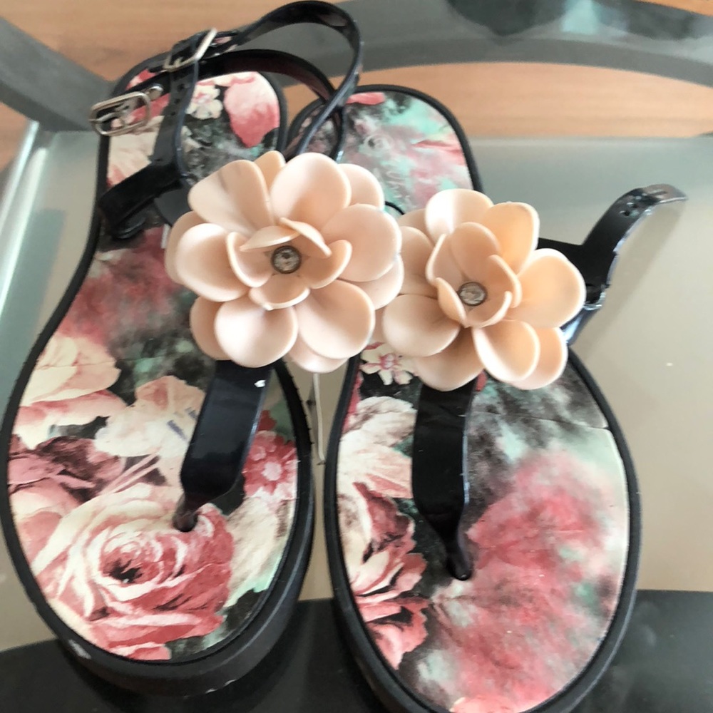 Flower sandals